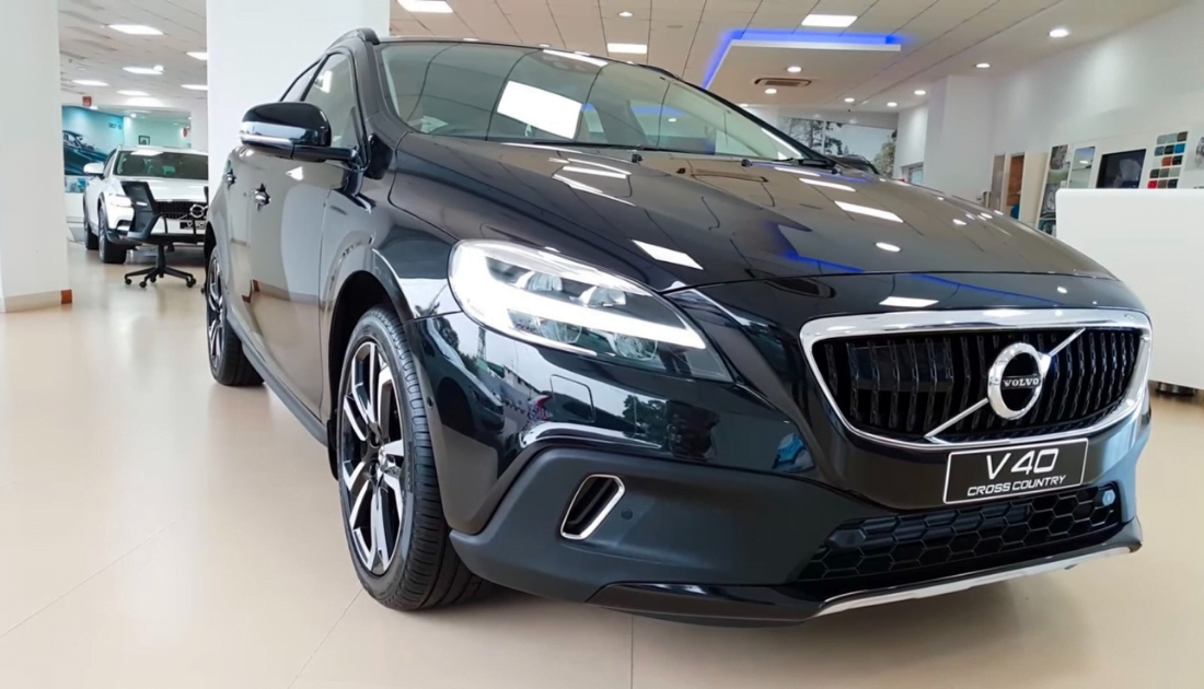 Here a comprehensive review of the Volvo V40
