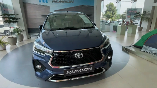 Toyota Rumion 7 Seater Car Review